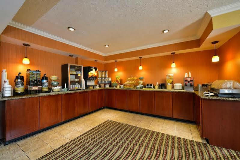 Quality Inn Colchester - Burlington Exteriör bild
